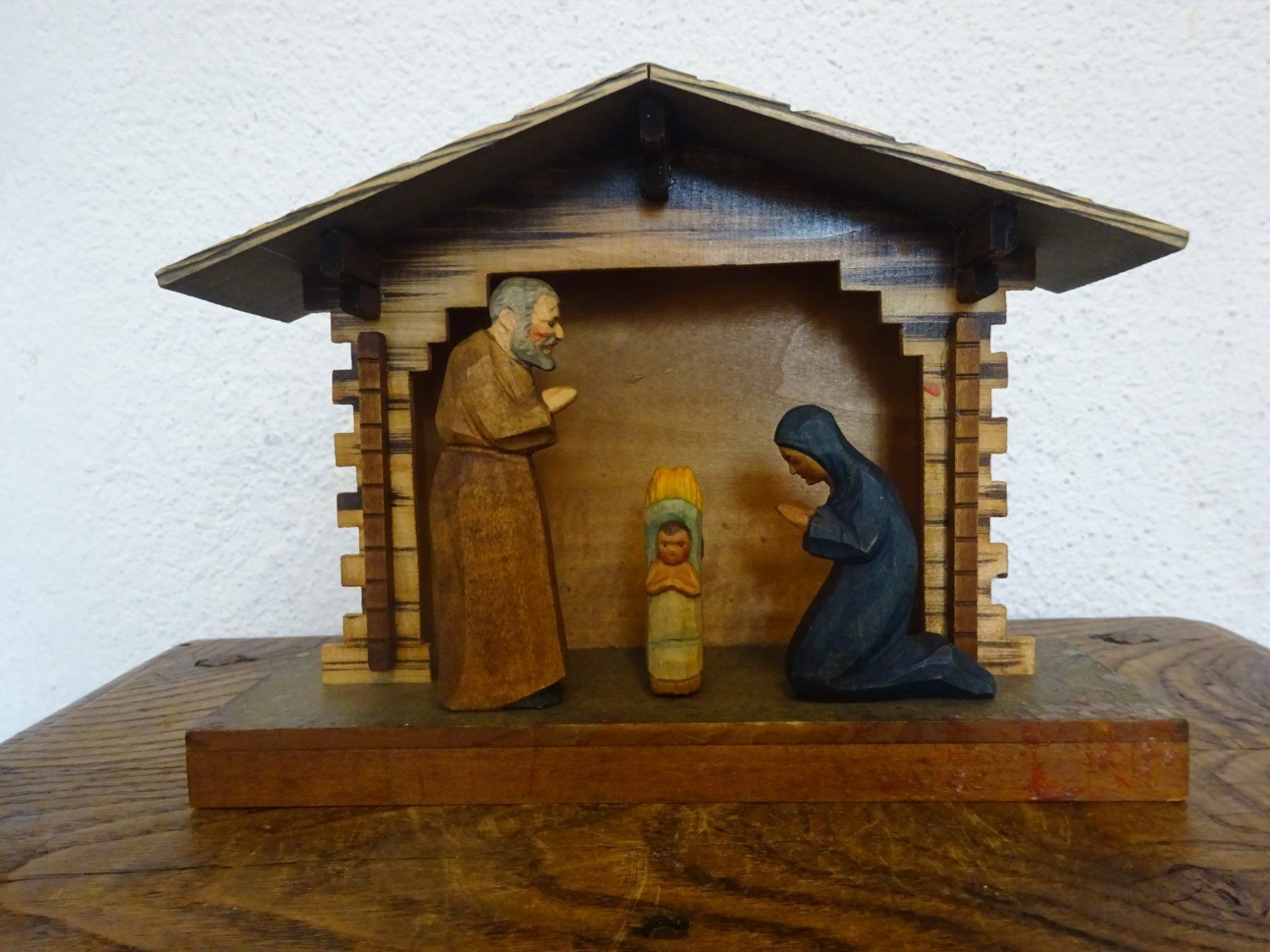 Sculture & Statue: Alte Huggler Krippe mit Chalet – Usato da Esslingen venduto da eintagammeer 1
