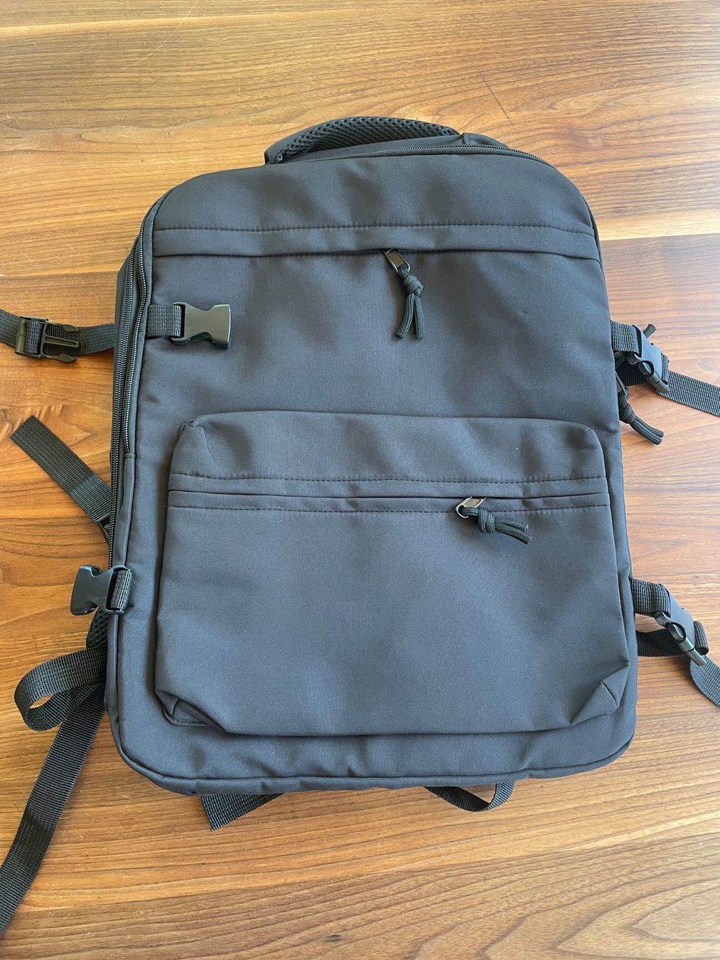Zaini: Rucksack Easyjet Masse 45x36x20 – Usato da Hergiswil NW venduto da natejuke