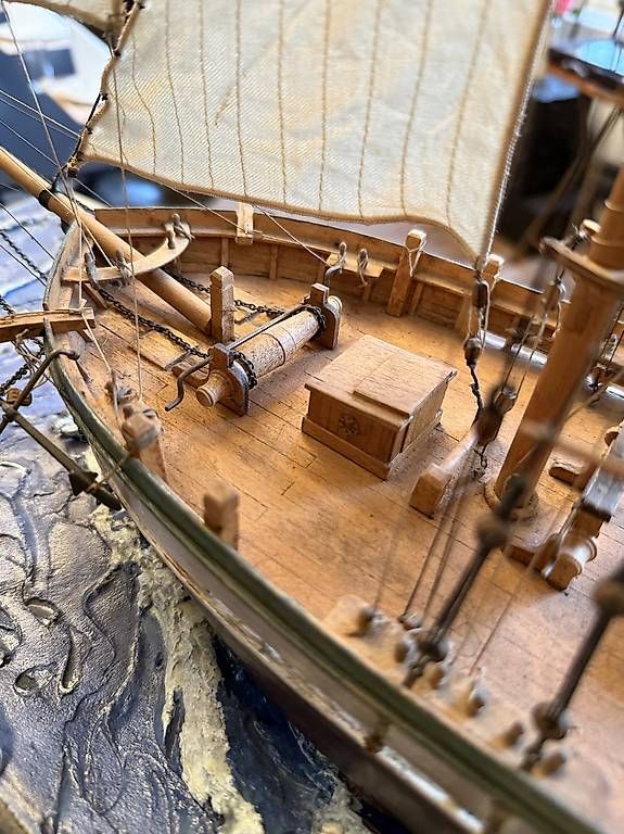 Kit di modellismo & Modellini statici: Antikes Schiffsmodell aus Holz "auf offener See" – Usato da Nidau venduto da Nintschgu 3