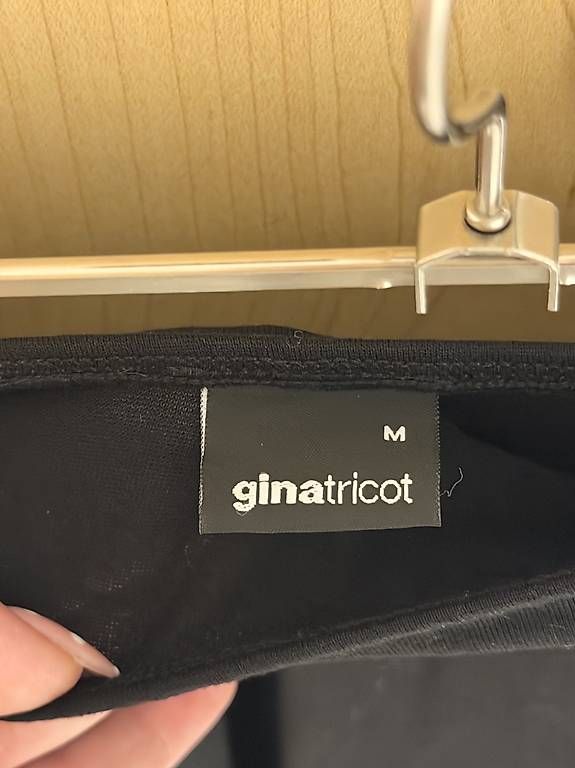 Vestiti: Schwarzes Kleid von Ginatricot – Usato da Rorschach venduto da Tara234 1