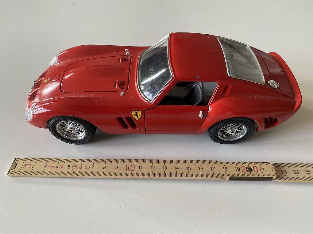 Bburago Modellautos: 8 Modellautos Porsche Ferrari – Gebraucht aus Kirchlindach von auguri6 1