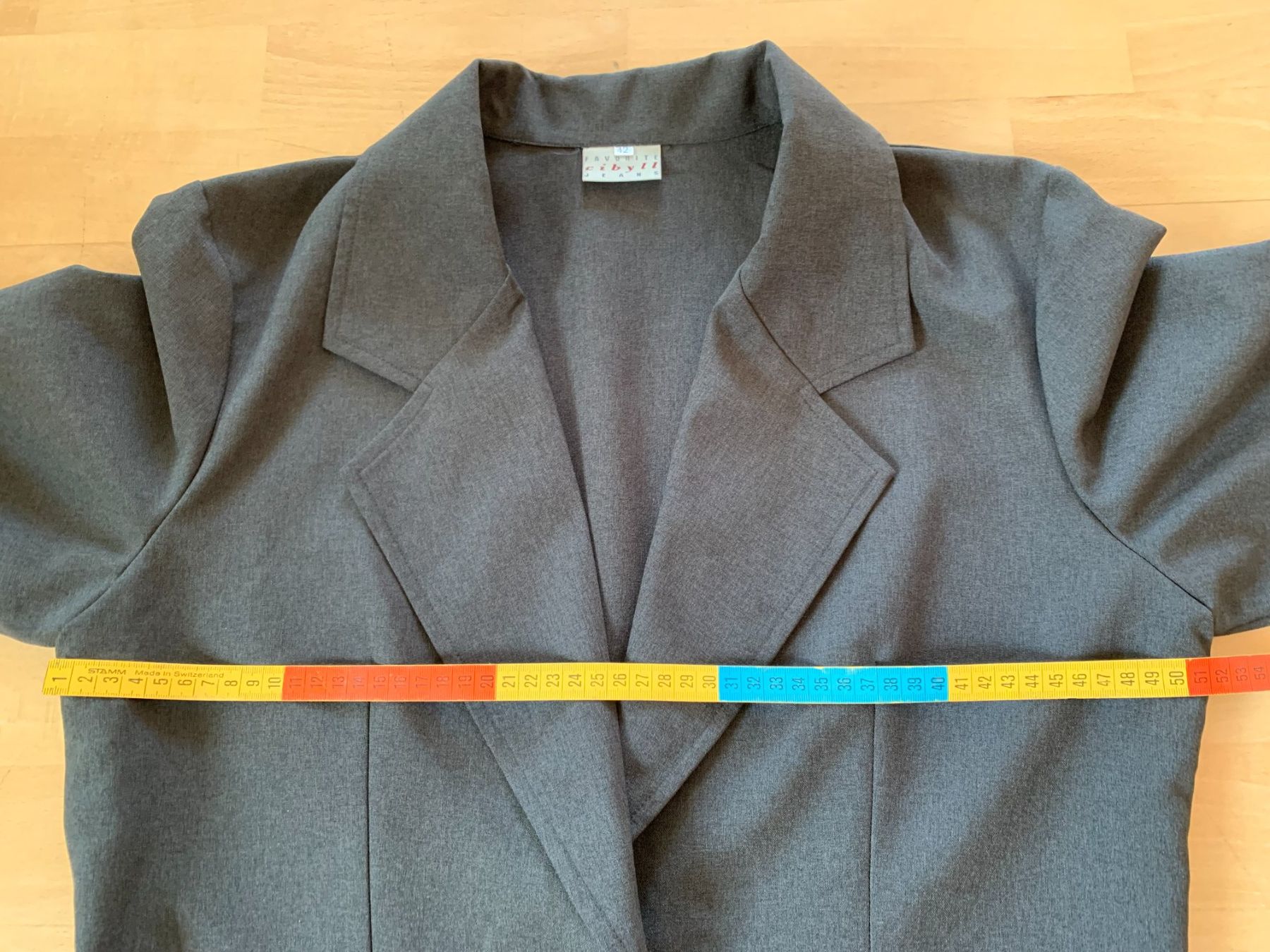 Giacche: dünne Cibyll Damen Jacke, Gr. 42, Grau – Usato da Worb venduto da farben20zauber 5
