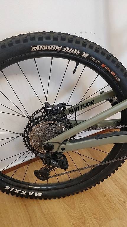 Rocky Mountain Bicycles Velos: VTT Rocky Mountain Altitude 29'' Carbon/Enduro/Taille L – Gebraucht aus Chexbres von fondueaufromage 1