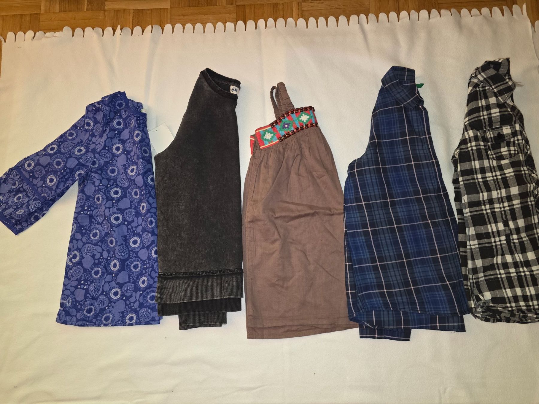 Lotti & Set di vestiti: Sommerkleiderpaket Gr 122-128 – Usato da Effretikon venduto da gonzzi