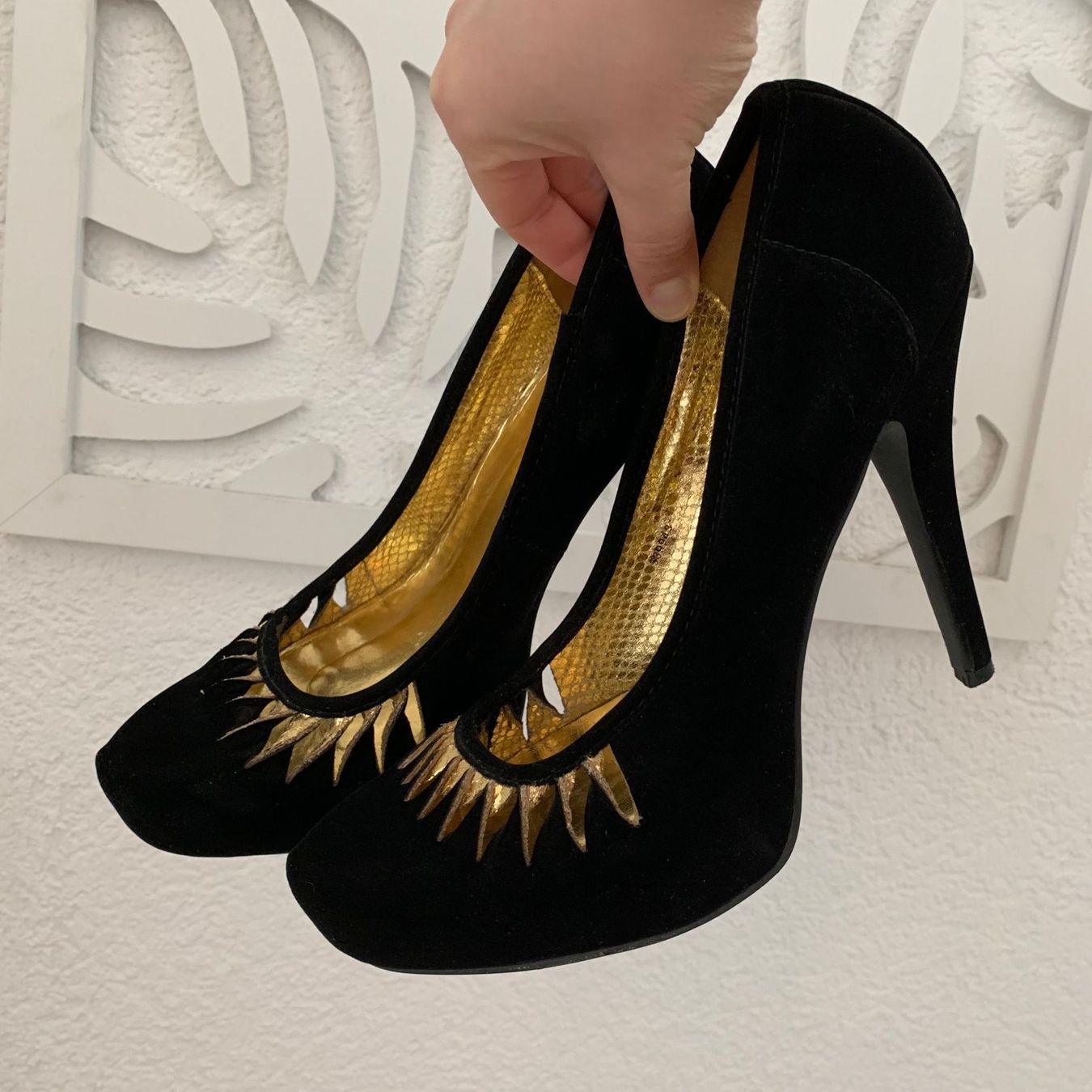 Scarpe da donna: Charlotte Russe Pumps Gr. 8 / 38.5 – Usato da Fislisbach venduto da KolibriSecondhand