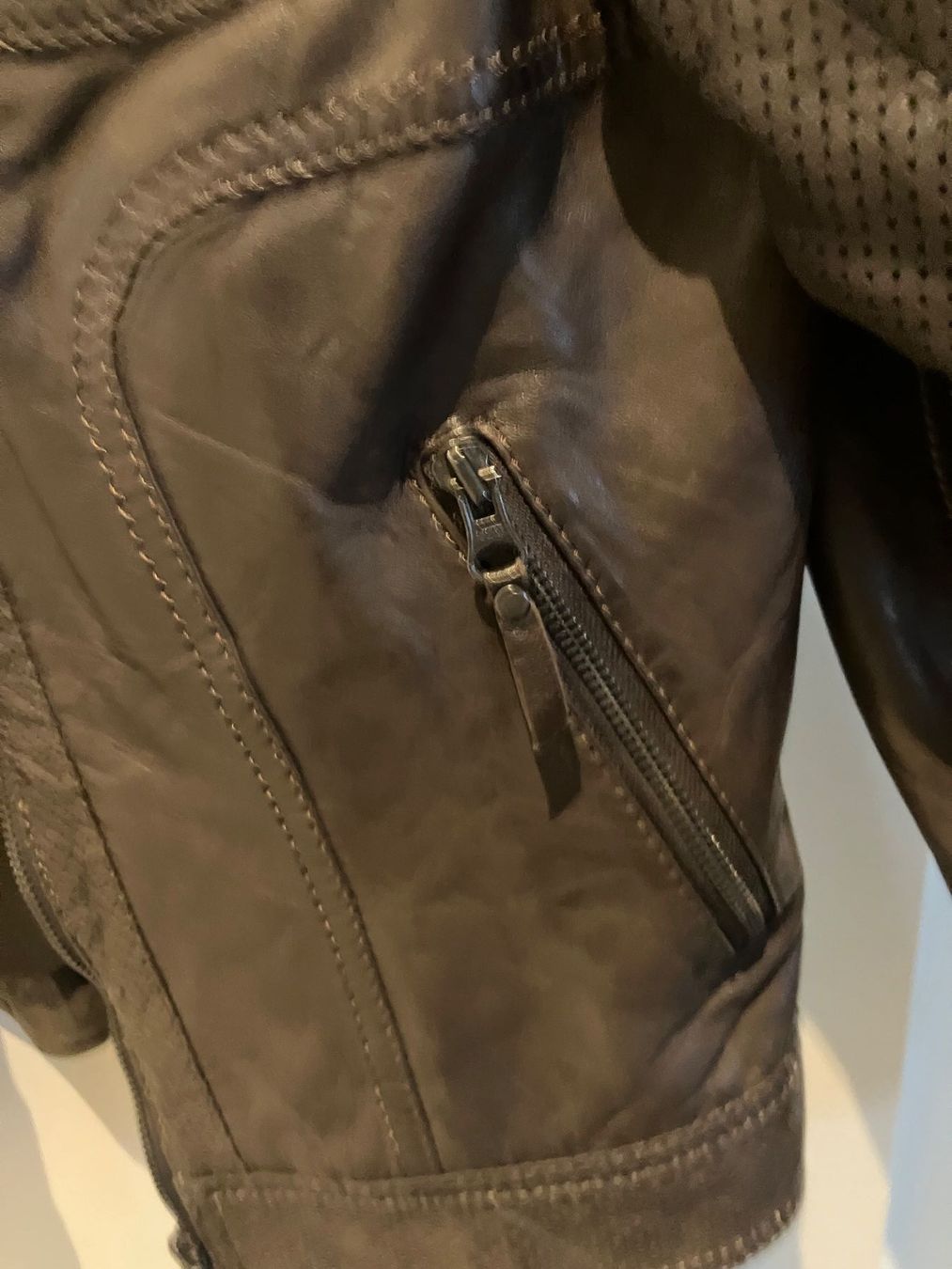 Giacche: Veste courte en cuir marron – Usato da Vich venduto da SophieCo 2