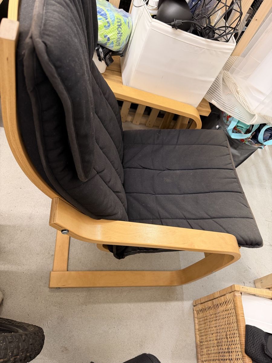 Ikea Poltrone: IKEA Sessel POÄNG mit schwarzem Bezug – Usato da Genève venduto da jnz_c2z6 2