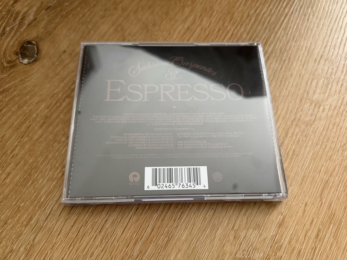 CD: Sabrina Carpenter - Espresso CD – Nuovo (secondo la descrizione) da Ettingen venduto da robbenlos 1