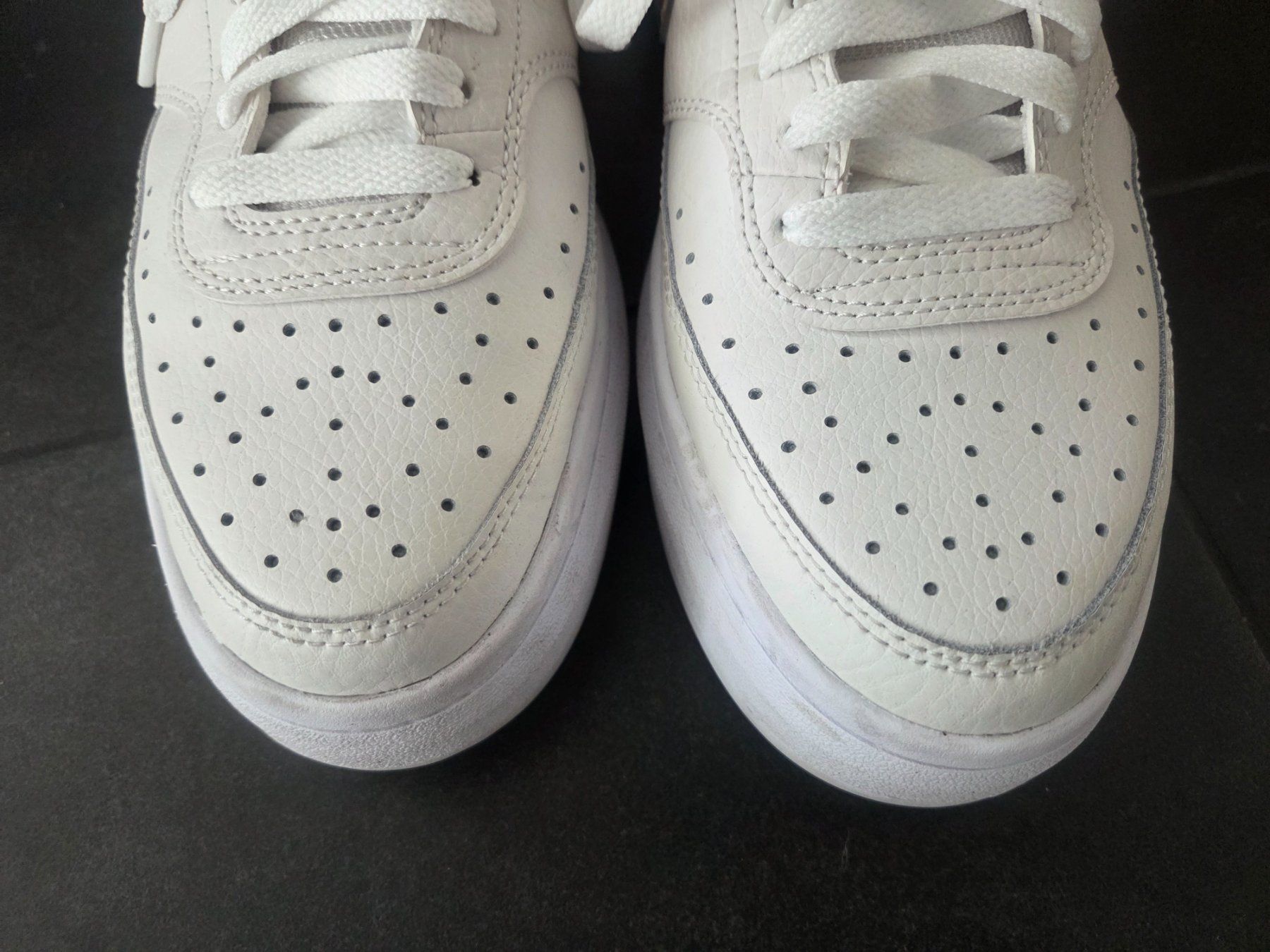 Nike Scarpe da donna: Nike Leopard Muster Gr.41 Neuwertig – Usato da Sursee venduto da Ventiduese 1