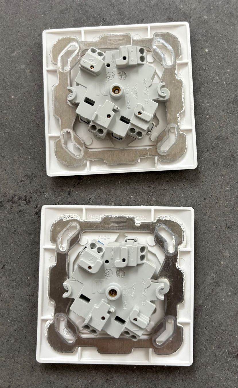 Stecker: Steckdose weiss 2x gebraucht – Gebraucht aus Buchs AG von Byru 1