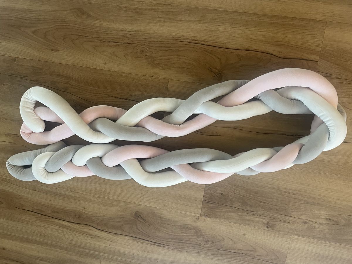 Kissen: Bettschlange rosa weiss grau – Gebraucht aus Seedorf BE von scarry 1