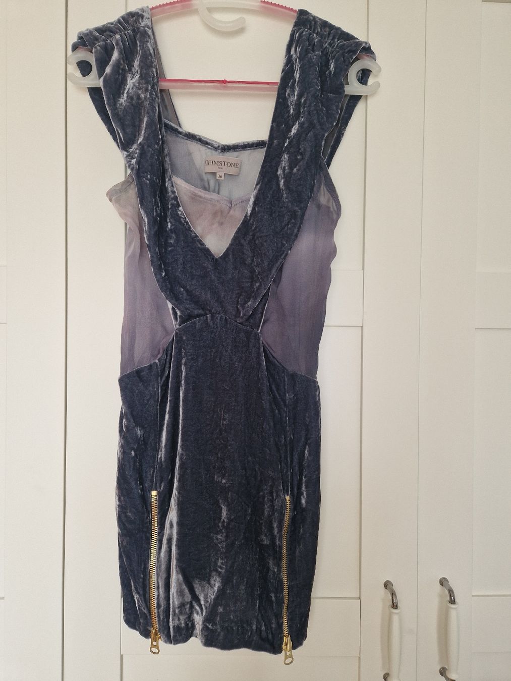 Robes: Robe Heimstone Paris, taille 36 – D'occasion à Pully par Patriciaeve