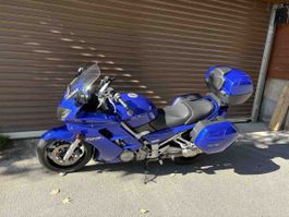 Moto Yamaha FJR 1300 bleue état acceptable