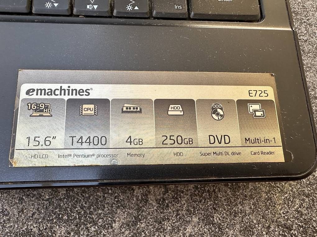 Portables: Laptop  – D'occasion à Speicherschwendi par Supersport 1
