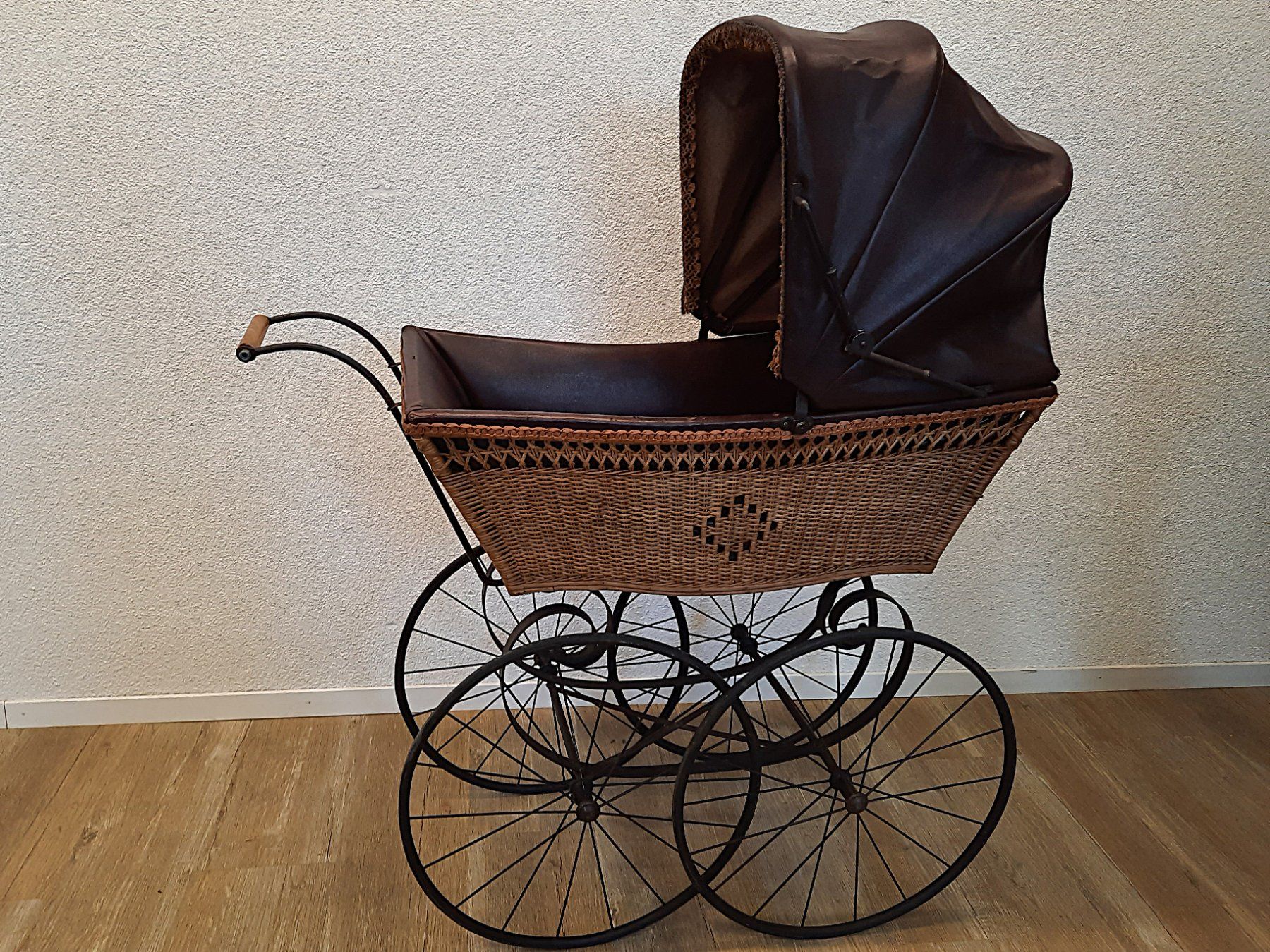Carrozzine: Antiker Kinderwagen – Usato da Beinwil am See venduto da Restwert_Beinwil