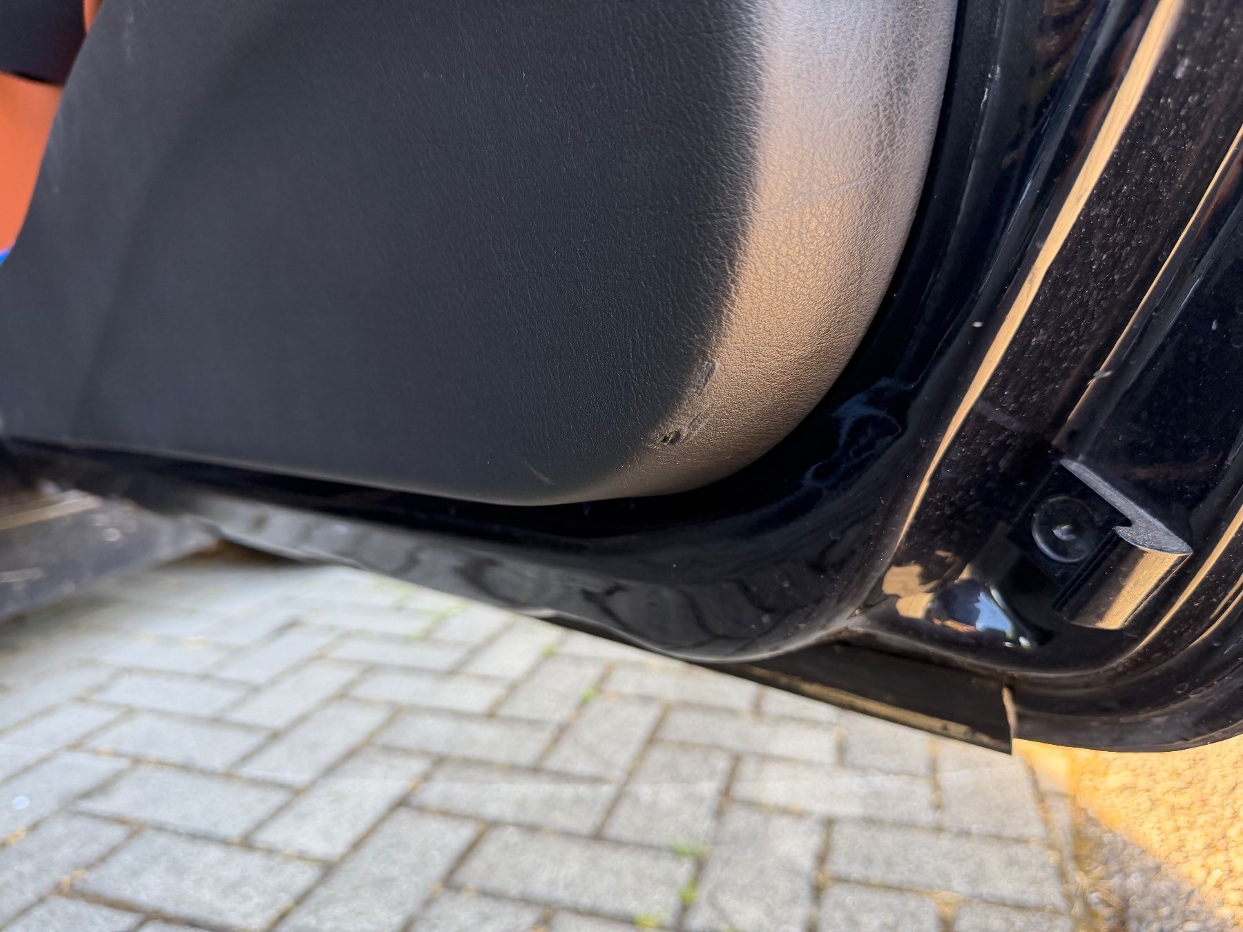 BMW Tutti pezzi di ricambio auto: Bmw e46 Coupe Tüverkleidungen – Usato da Muri AG venduto da Aero96 8