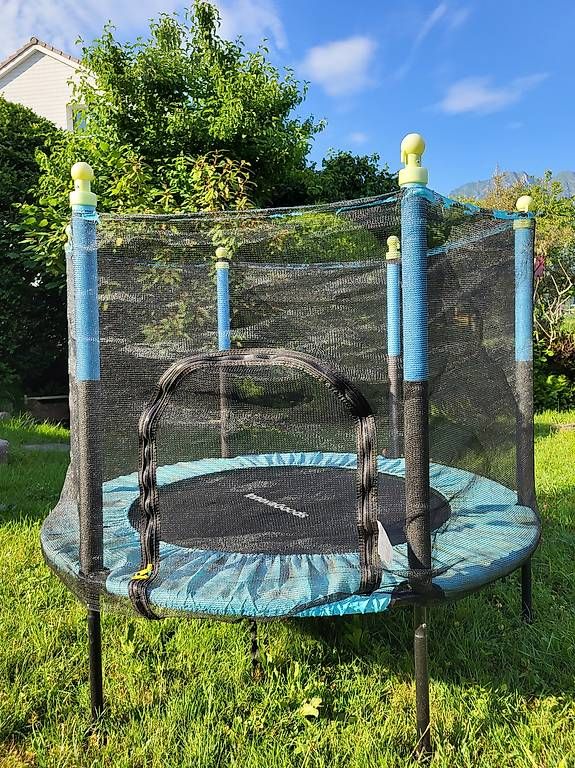 Trampoline: Trampolin  – Gebraucht aus Thun von t_h_cl6d