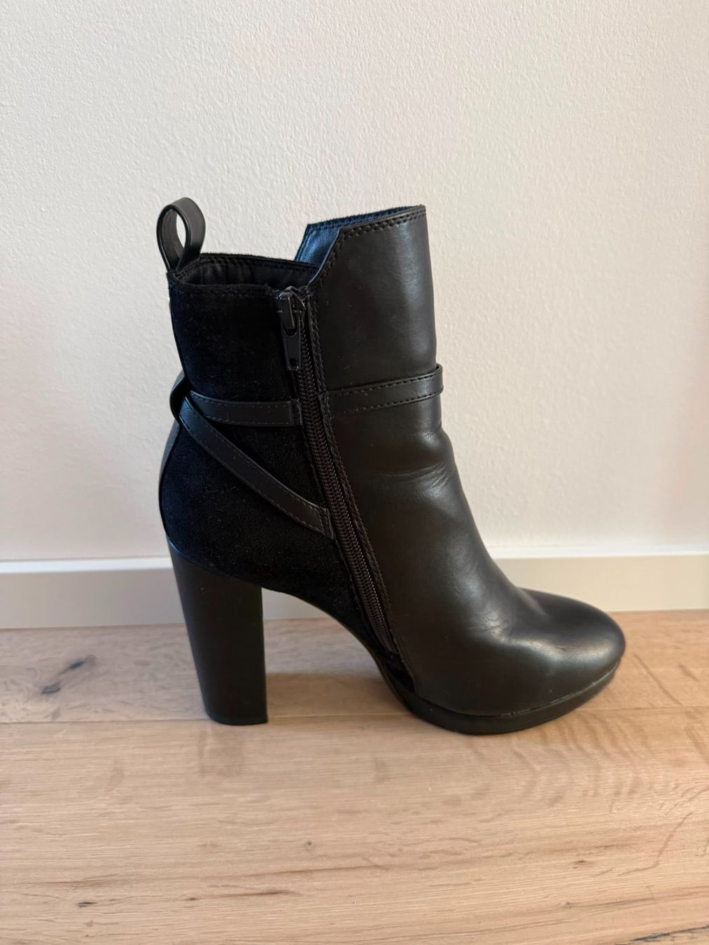 Buffalo Scarpe da donna: Buffalo Stiefeletten Gr. 38 – Nuovo (secondo la descrizione) da Fällanden venduto da ala_k7vk 3