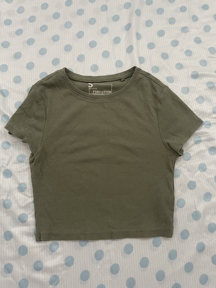 Tops: Crop Tops – Gebraucht aus Wohlenschwil von chi_k9ds 1