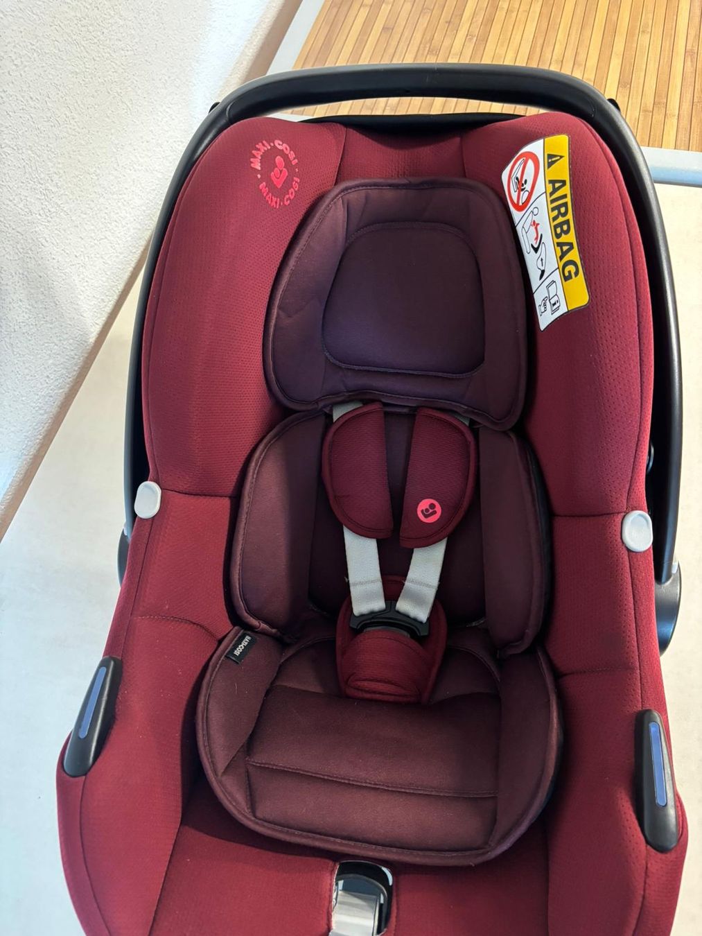 Maxi-Cosi Auto-Kindersitze: Maxi Cosi Babyschale inkl. Isofix-Basis – Gebraucht aus Gunzgen von OGLI07 1