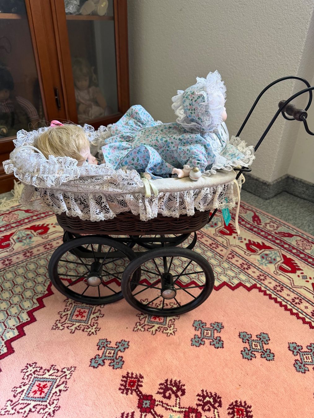 Bambole: Vitrine, Puppen, Puppenwagen – Usato da Grellingen venduto da syno28 6