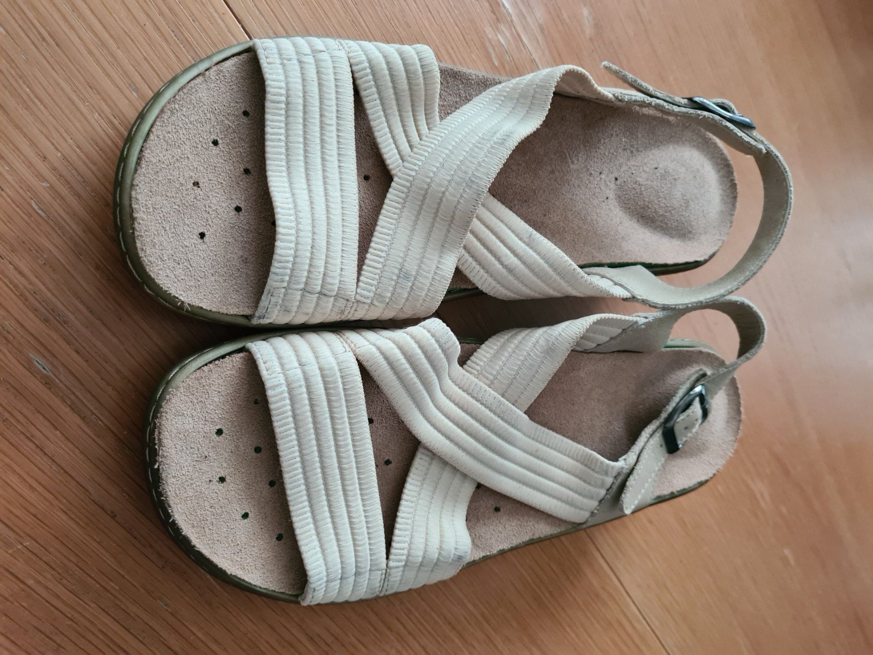 Scarpe da donna: hellbeige Sandalette Grösse 39 – Nuovo (secondo la descrizione) da Olten venduto da chaas21