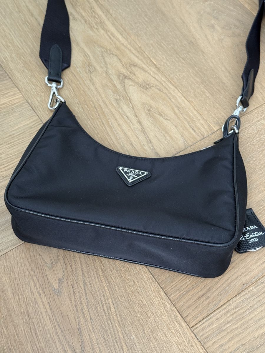 Prada Borse da donna: Prada Re-Nylon Handtasche schwarz Neu – Nuovo (secondo la descrizione) da Gümligen venduto da kleiderschrankbe6 1