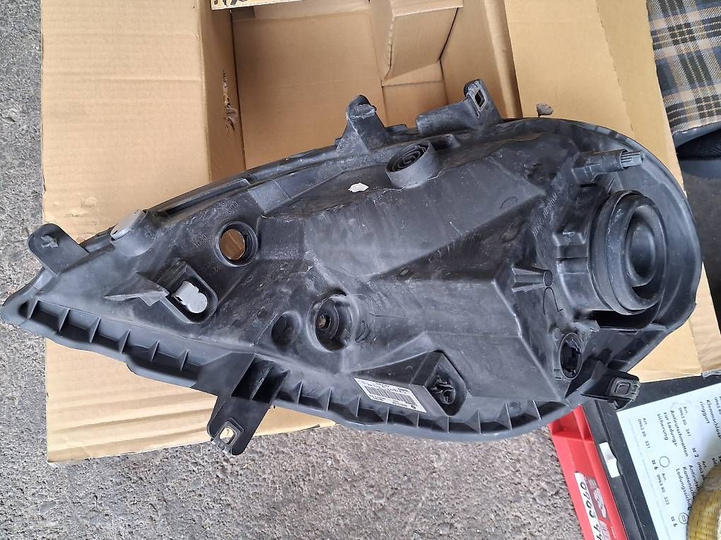 Fari: Renault / Opel / Nissan Scheinwerfer links – Usato da Huttwil venduto da kadett_78 2