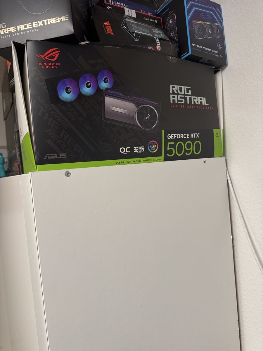Asus Schede grafiche: Asus Rog Astral 5090 LC OC – Nuovo (secondo la descrizione) da Rüti ZH venduto da Broly0601 5