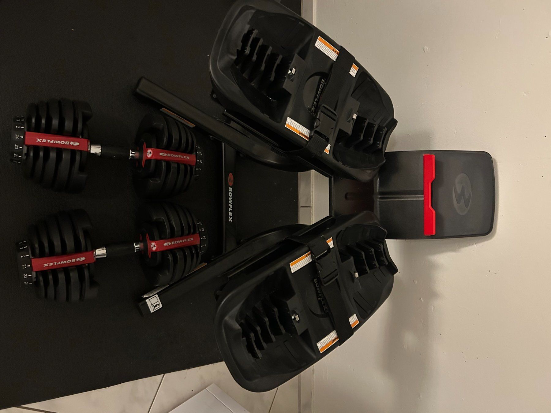 Bowflex Manubri & Pesi: Boflex Hanteln 2KG-24KG mit Ständer – Usato da Kilchberg venduto da khy_t9yd 1