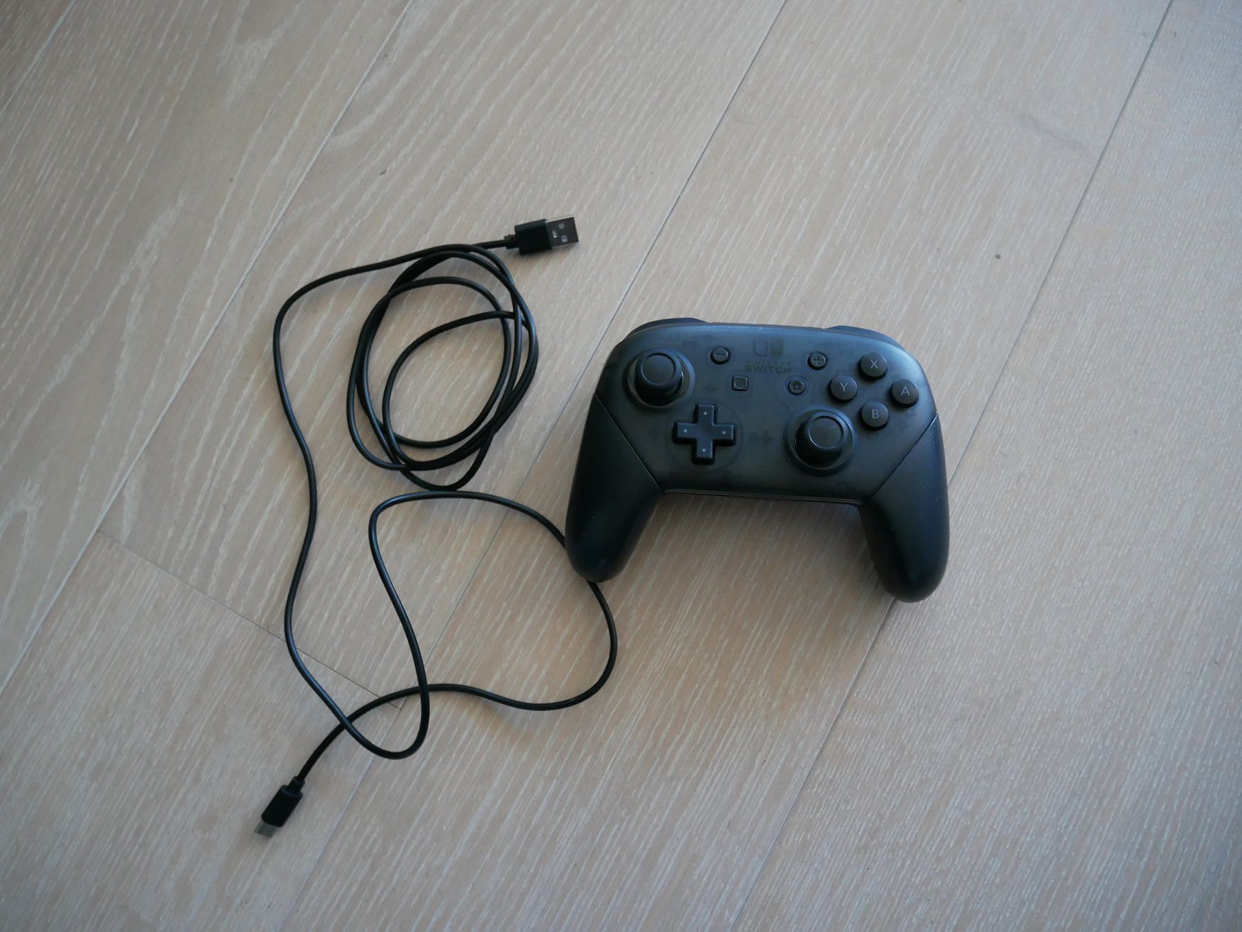 Nintendo Controller: Nintendo Pro Controller 2x – Usato da St-Prex venduto da kev_bdr2 1