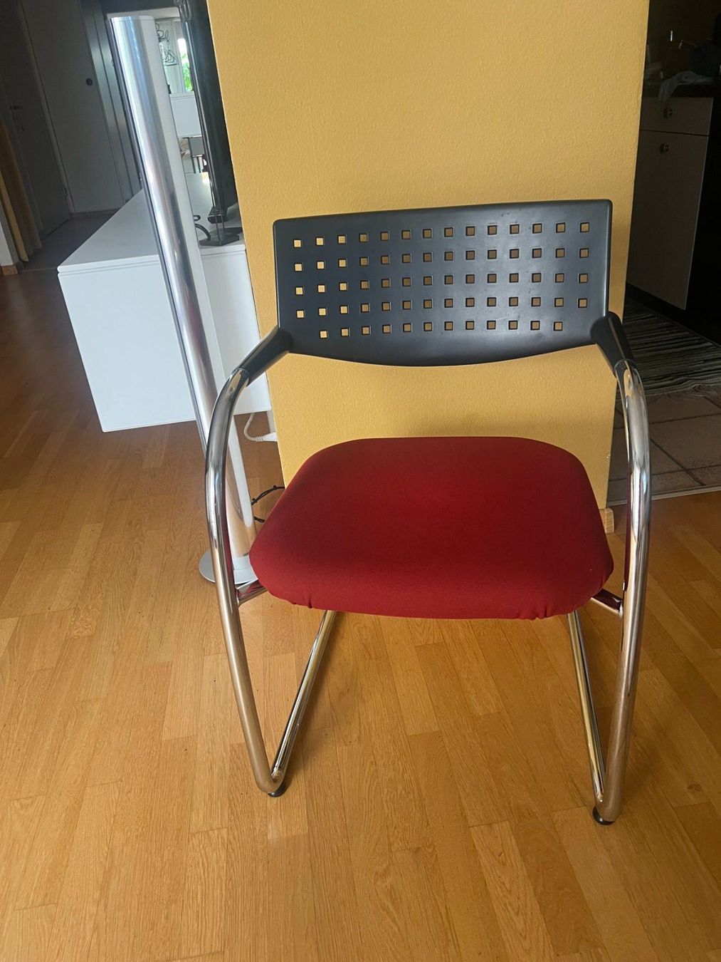 Vitra Stühle: 4 originale Vitra vis à vis Freischwinger Stühle – Gebraucht aus Zürich von delize 3
