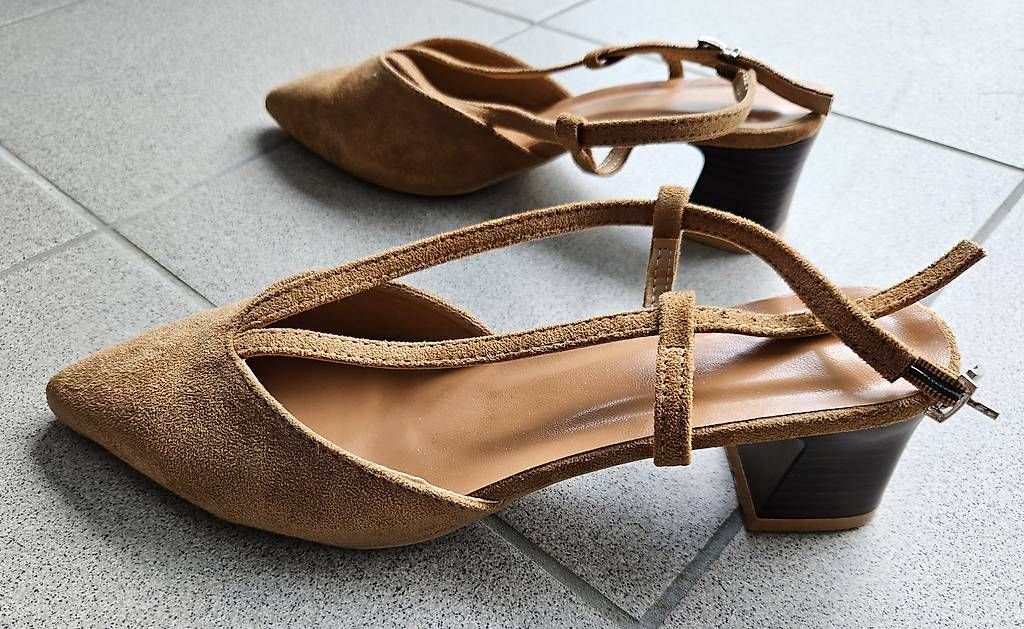 Scarpe da donna: Sandalen, Gr.40, neu, 25.Fr. – Usato da Winterthur venduto da aerdna07