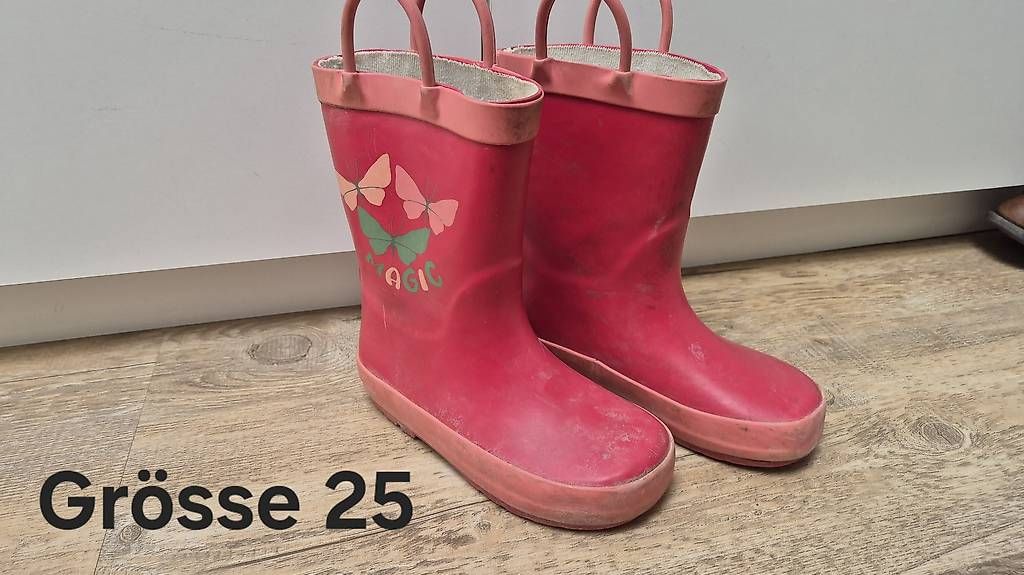 Schuhe für Mädchen: Kinderschuhe grösse 25 – Gebraucht aus Immensee von ser_8529
