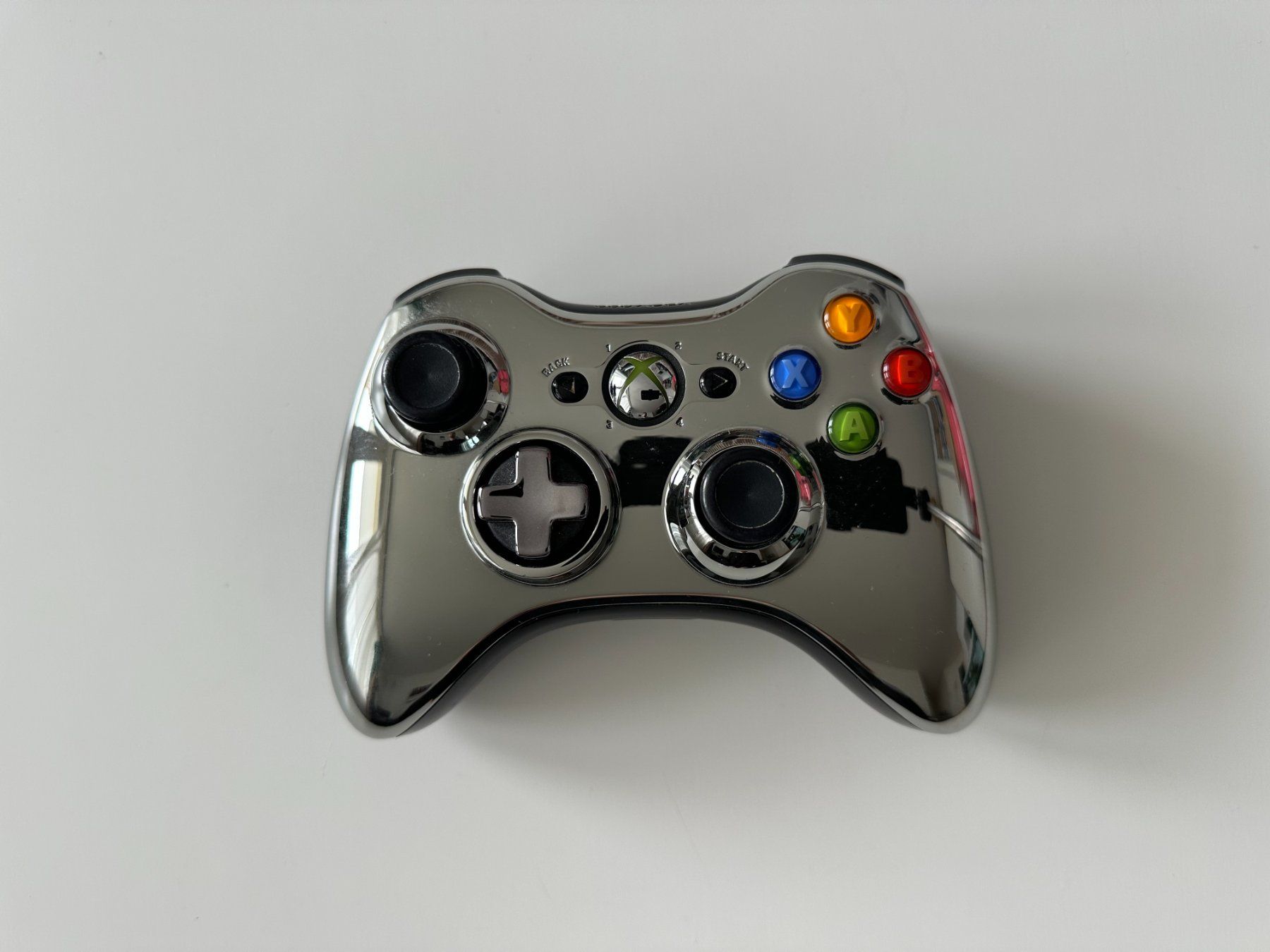 Microsoft Controller: Controller Xbox 360 Special Edition Chrome Series Silver – Usato da Couvet venduto da Aura_aura