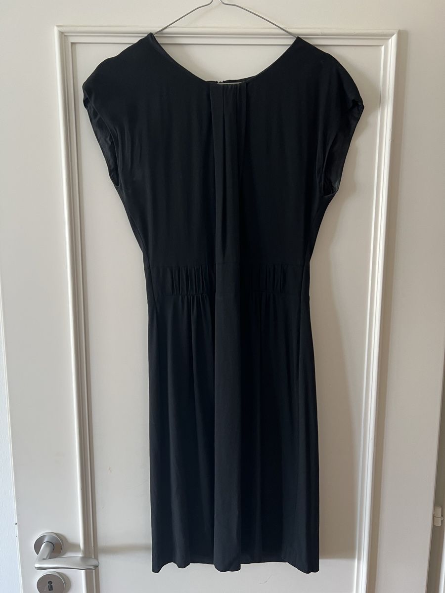 Tara Jarmon Vestiti: Robe noire TARA JARMON taille 38, chic et élégante. – Usato da Territet venduto da miryamv