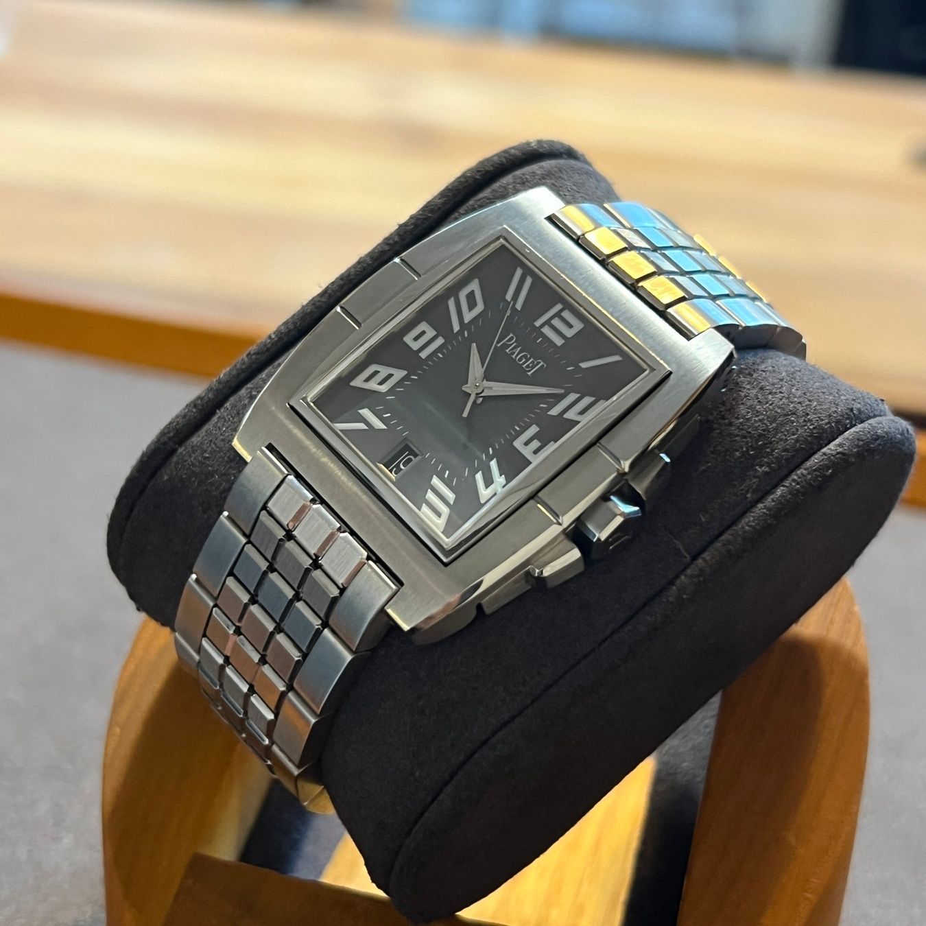 Piaget Montres: FLASH SALE Piaget Upstream Automatic Date Gray Dial 27050 – D'occasion à Carouge GE par Watchaser 8