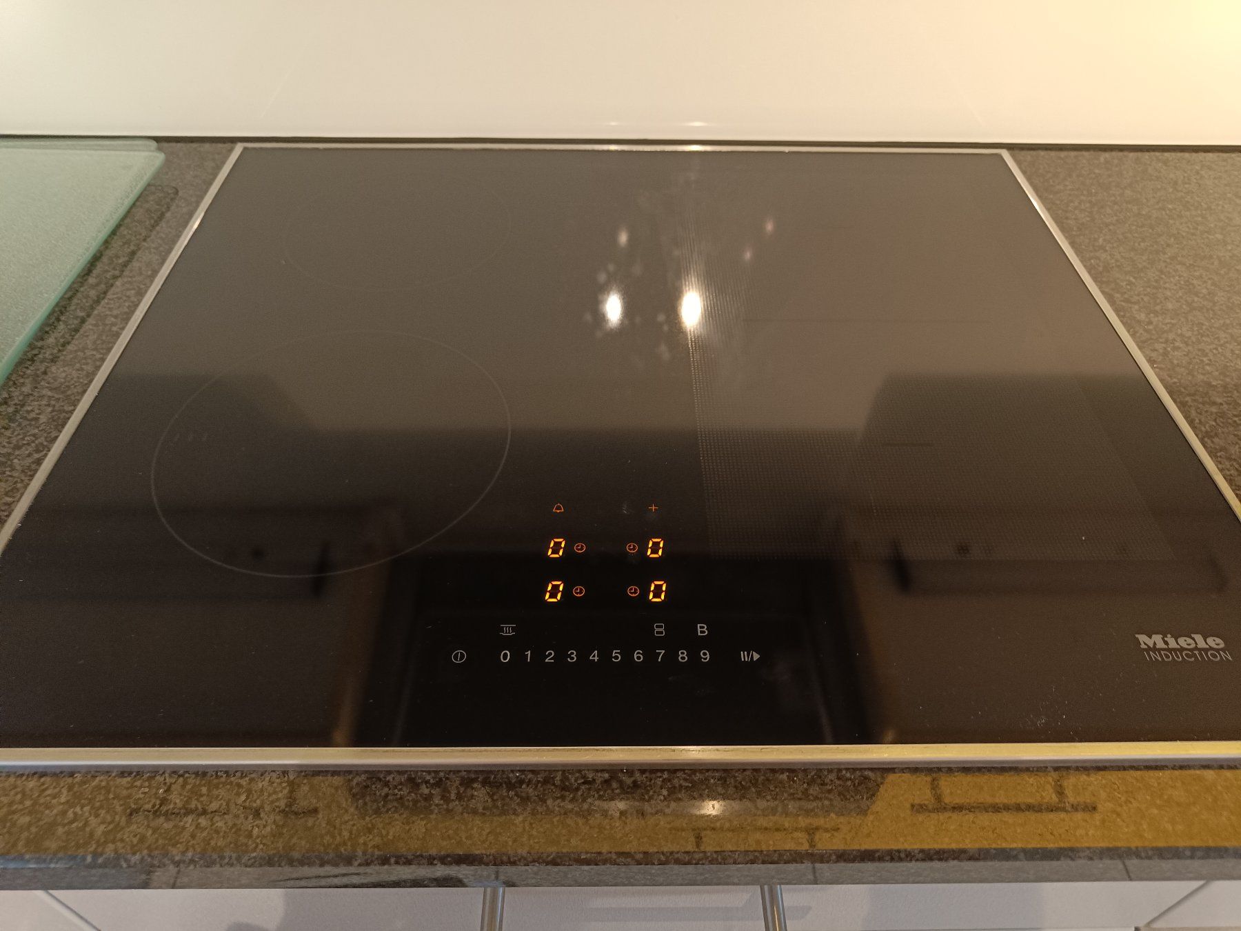 Miele Cucine: Miele Induktionskochfeld - ca. 14 Monate alt – Usato da Aesch BL venduto da Cello60_0