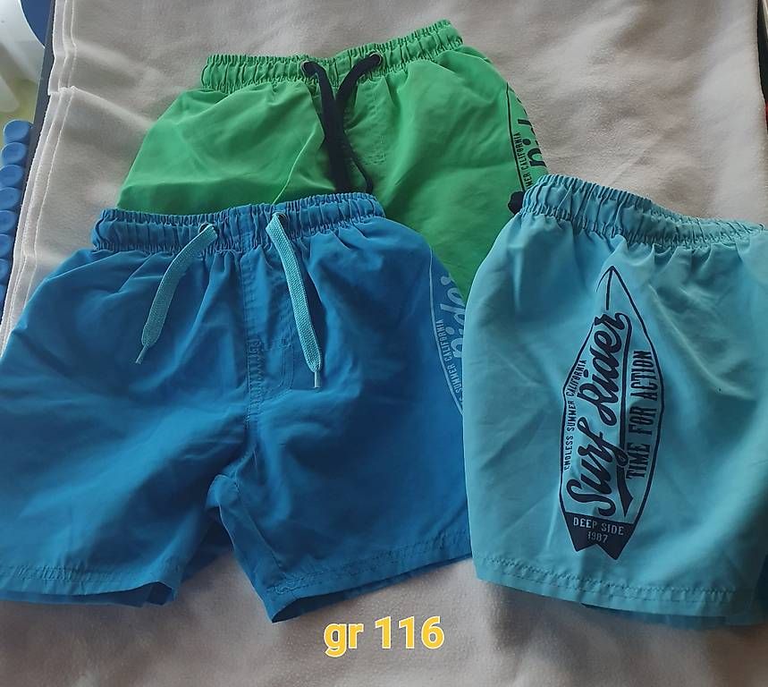 Lotti & Set di vestiti: Sommerkleider gr 116 – Usato da Häutligen venduto da manu-abc