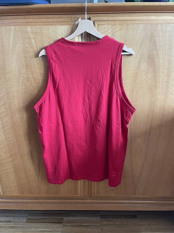 T-shirt: Switcher Tanktop Rot – Usato da Dübendorf venduto da LeonhardsRicardo 3