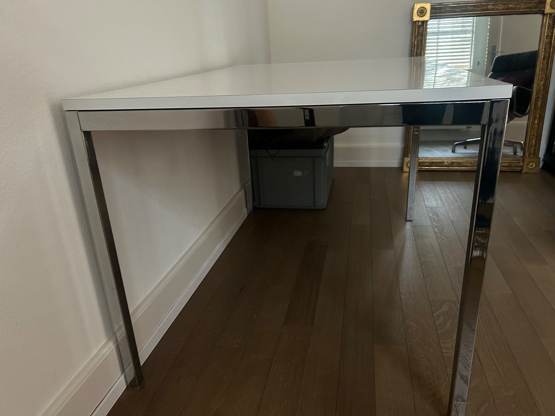 Tables: Table de bureau top blanc – D'occasion à Lausanne par har_5gv8 1