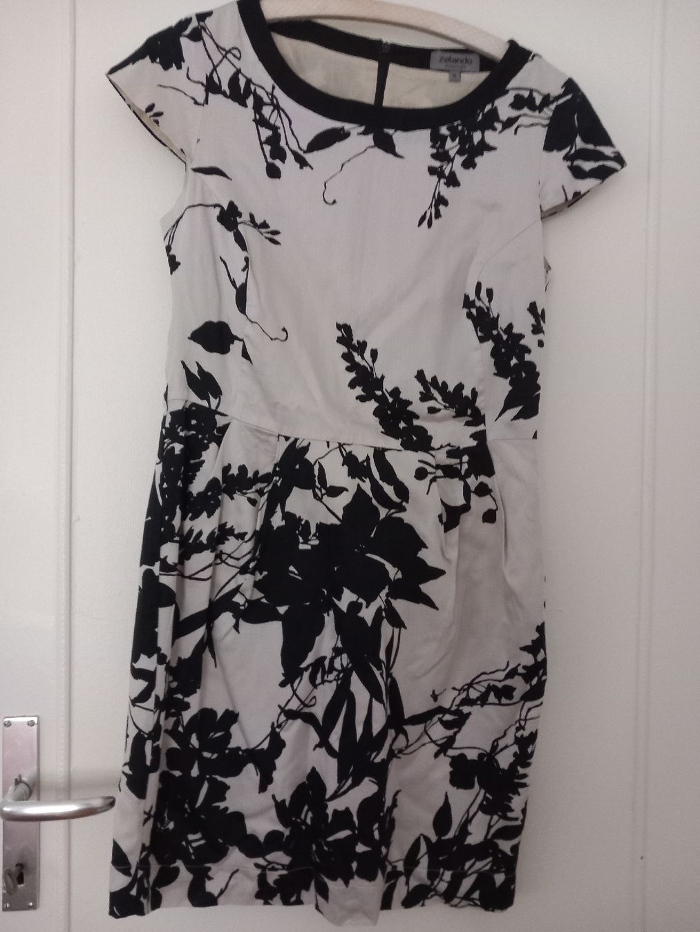 Zalando Vestiti: Robe fourreau Zalando- t.M – Nuovo (secondo la descrizione) da Lausanne venduto da jess090