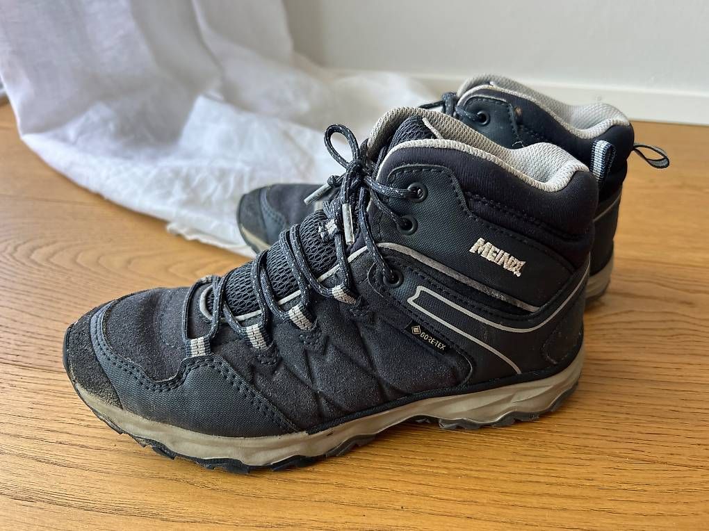 Meindl Herrenschuhe: Meindl Wanderschuhe Trekkingschuhe Grösse 35, neuwertig – Gebraucht aus Muri b. Bern von eva_7hwg 1