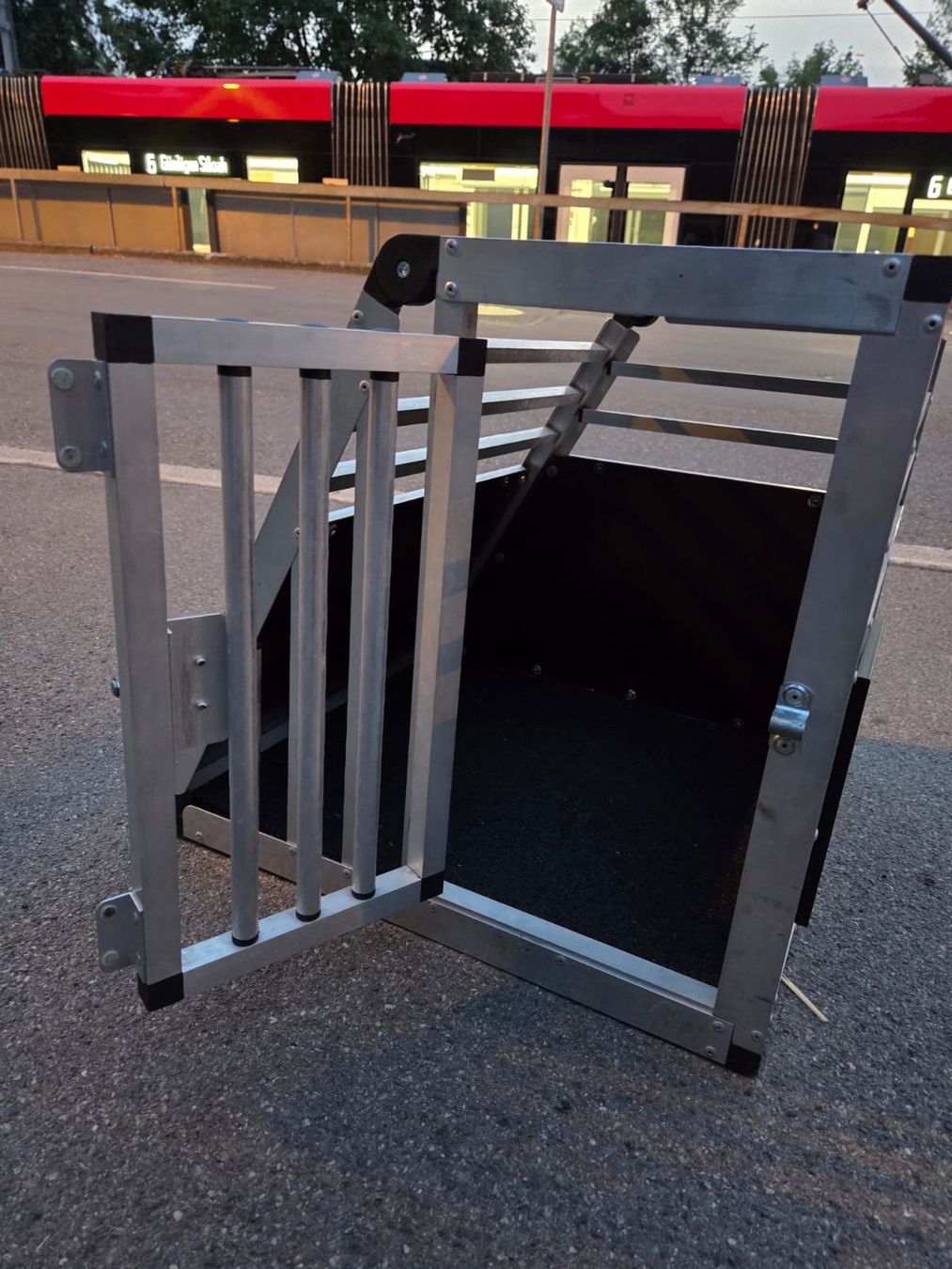 Käfige, Transport & Sicherheit: Transportbox Aluminium Faustmann Hund – Gebraucht aus Gümligen von veruskakozlov 1