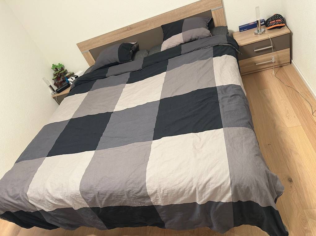 Letti: Komplettes Schlafzimmer – Usato da Dürnten venduto da rom_t5lp