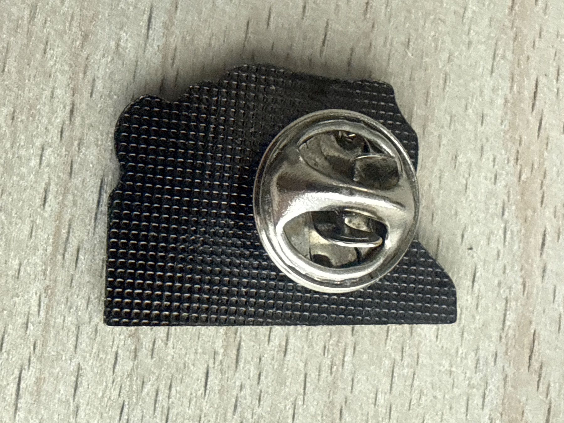 Placchette & Badge: Pin Checker Pig – Usato da Glattbrugg venduto da Schweigmatt 1