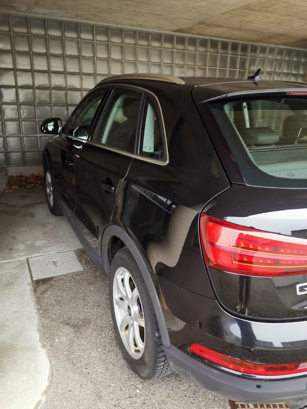 Audi Automobili: Audi Q3 noir à vendre – Usato da Préverenges venduto da ich_auch00 1