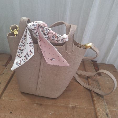 Handtasche beige mit Schulterriemen und Tuch neu