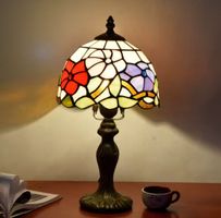 Lampe de table de style Tiffany ,  en verre teinté