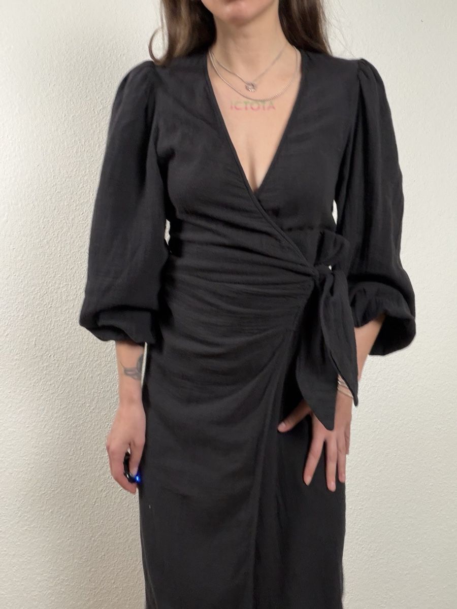 Kleider: Black Wrap Dress with Puff Sleeves – Gebraucht aus Knonau von Grapesvintage 5